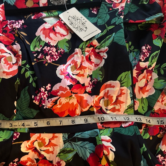 Lucille Tea Dress from Hearts & Roses London - Picture 8 of 11